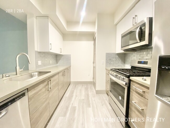 Photo - 4849 Oakwood Ave Unit 401