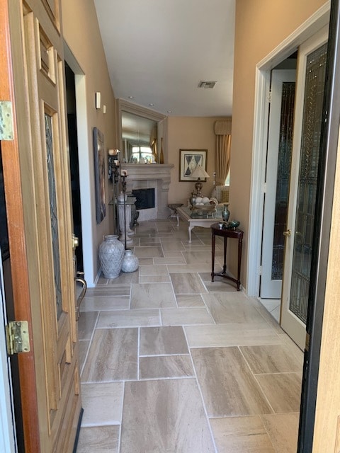 Entry way - 2481 Verna Ct