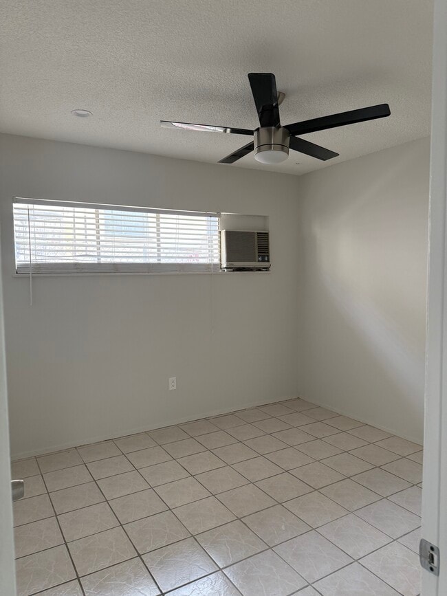 Photo - 141 Marguerita Ave