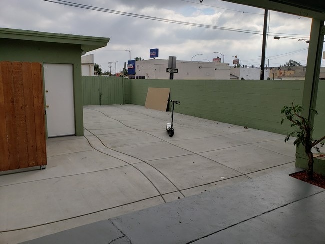 Backyard + 2 Parking spots - 4427 W 140th St