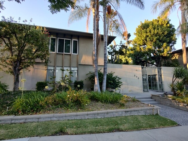 Building Photo - 370 Cliff Dr Unit 7 Rental