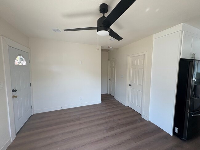 Photo - 124 E Cypress Ave