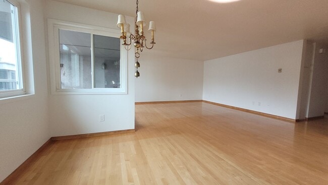 Photo - Friars Village - close to USD and Fashion ...