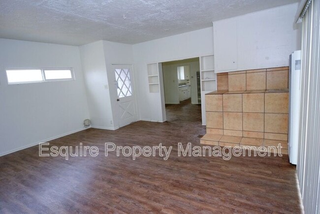 Photo - 405 Spruce St