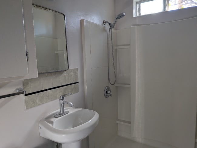 Photo - 4311 Poplar St