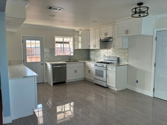 Photo - 5 Bedroom 4 Bath House in Garden Grove