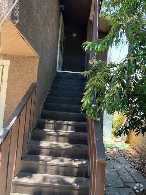 Building Photo - 355 E 56th St Rental