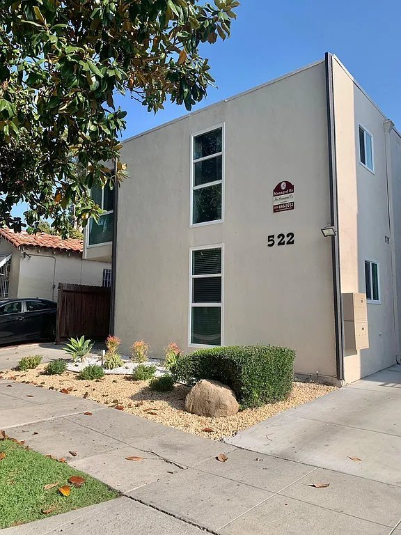 Building Photo - 522 N Sweetzer Ave