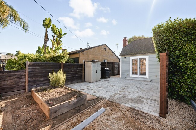 Photo - 611 W Mission St Unit Main House