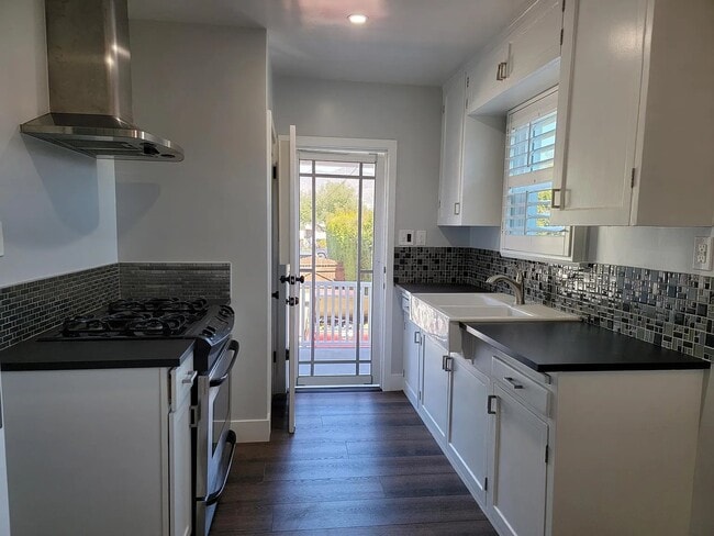 Photo - 442 Vine St