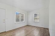 Photo - 103 E Tamarack Ave