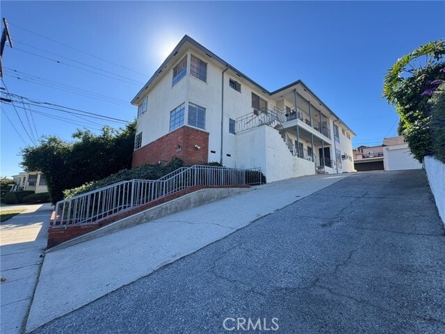 Building Photo - 2017 N Hoover St Unit 1