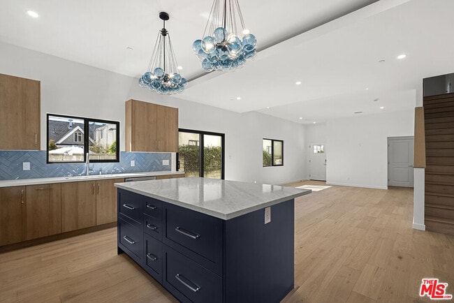 Photo - 822 N Orange Grove Ave