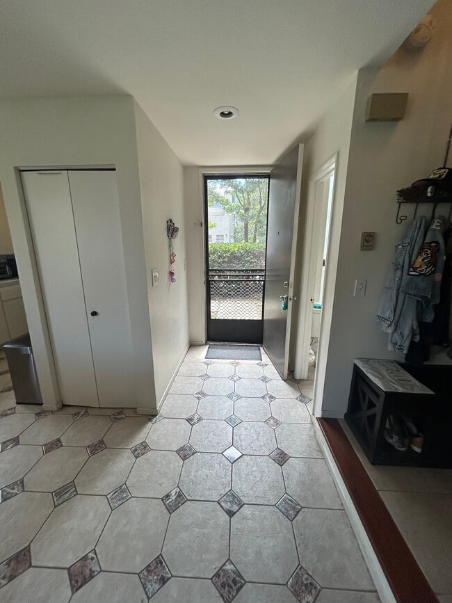 Entry - 675 S Sierra Ave