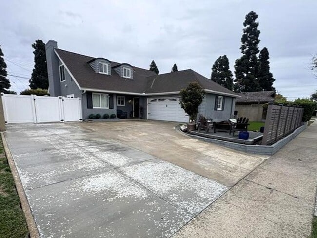 Building Photo - COMING SOON!! 5 Bedroom Gorgeous Home in Garden Grove