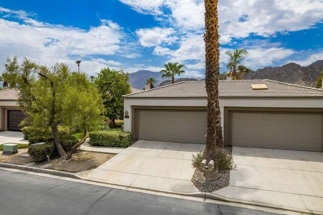 Photo - 54635 Shoal Creek