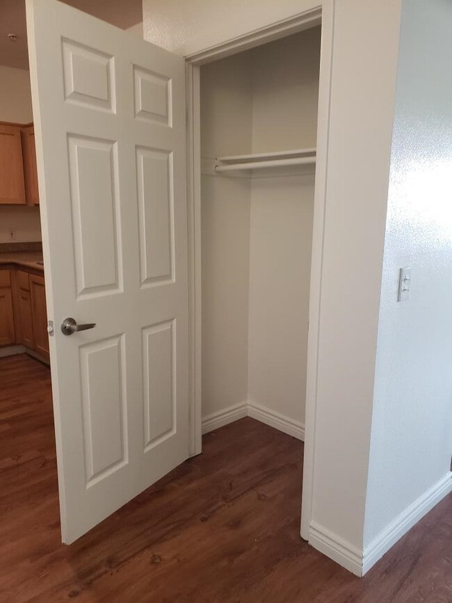 Closet - Arbor Fields
