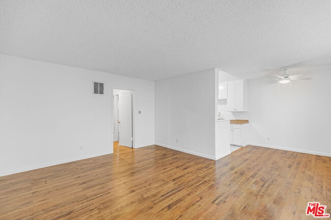 Building Photo - 1812 N Gramercy Pl Unit 4
