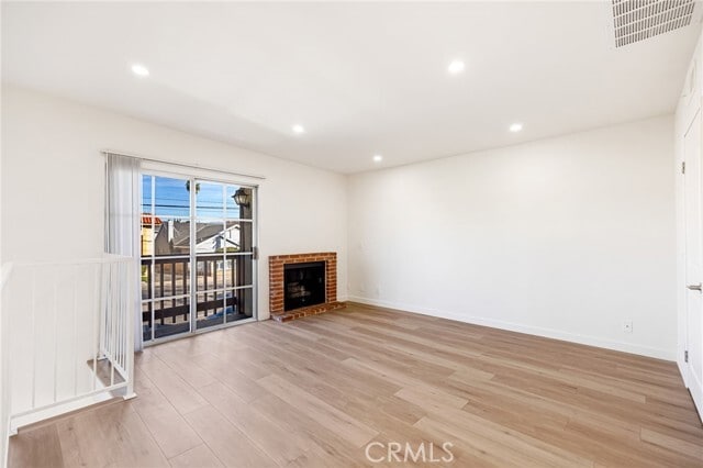 Photo - 13838 Vanowen St