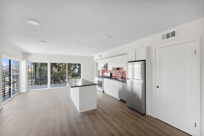 Photo - 6363 Tyrone Ave Unit 305