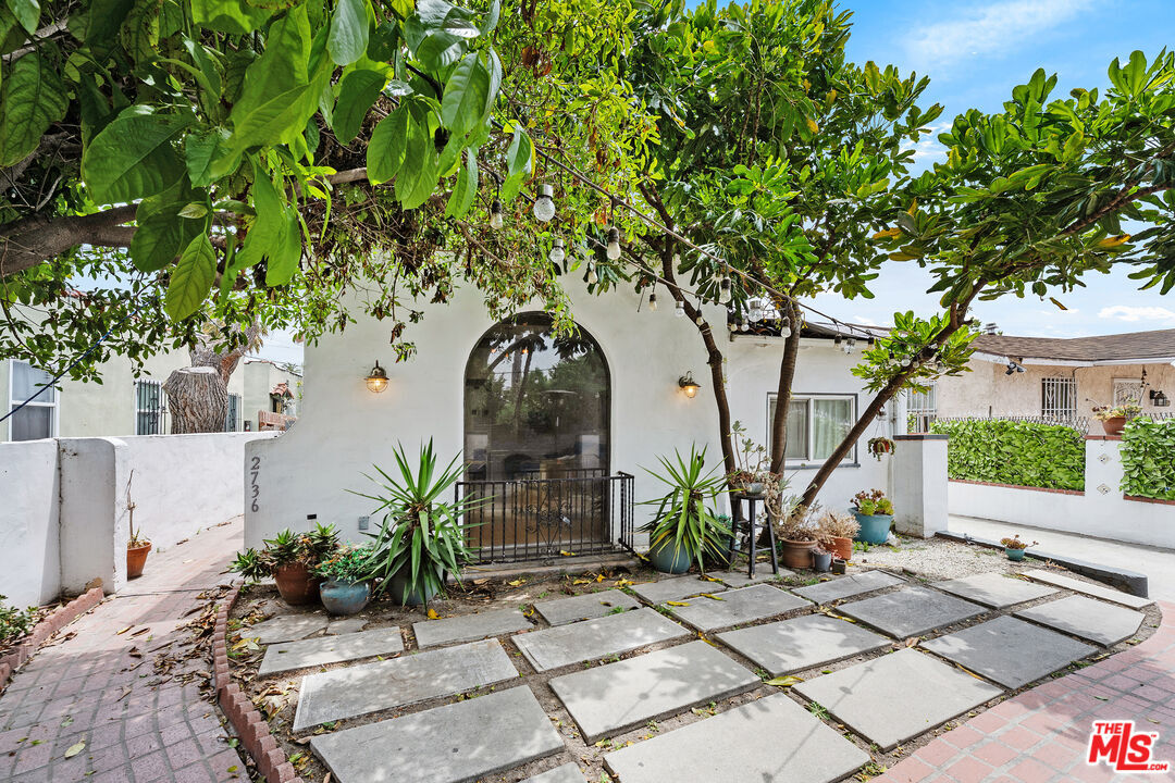 Photo - 2736 Cloverdale Ave