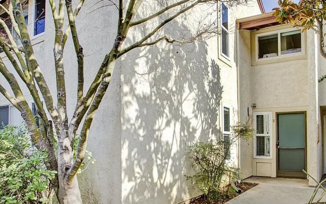 Building Photo - Fully Renovated Condo within Walking Distance to the Santa Barbara Harbor Unit 8