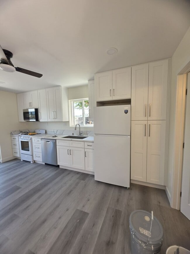 Photo - 6328-6332 Cleo Street Unit 6330