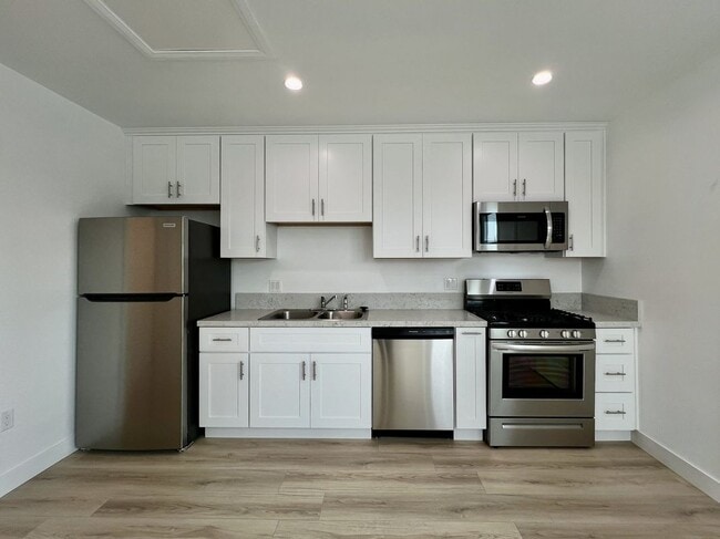 Photo - 1321 1/2 Normandie Avenue