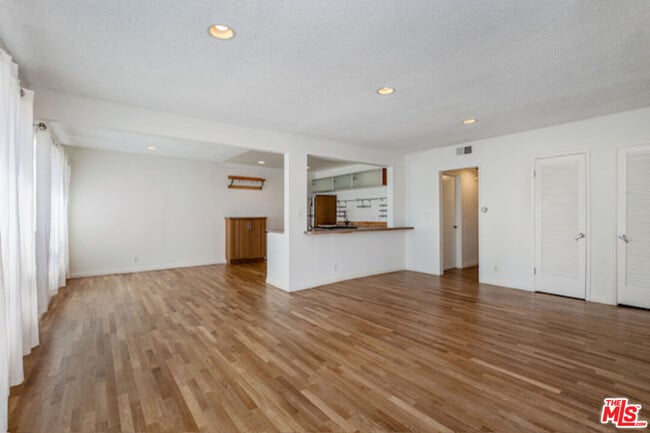 Building Photo - 11901 Nebraska Ave Unit 3 Rental