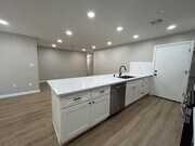 Photo - 5 Rooms (4BR + Den)