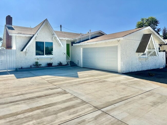 Beautifully Remodeled 3-Bed, 2-Bath Home i... - Beautifully Remodeled 3-Bed, 2-Bath Home i...