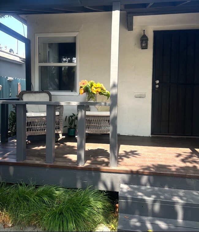 Building Photo - 1147 Van Buren Ave