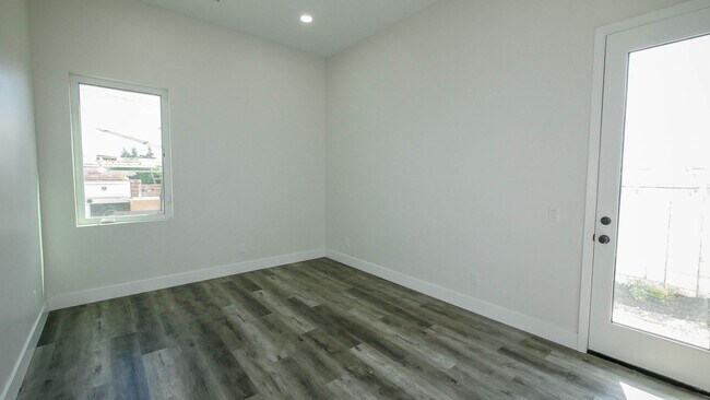 Photo - 5535-5539 Potomac St. Unit 5539