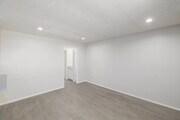 1BR, 1BA - 520SF - Living Room - Vassar Carriage House