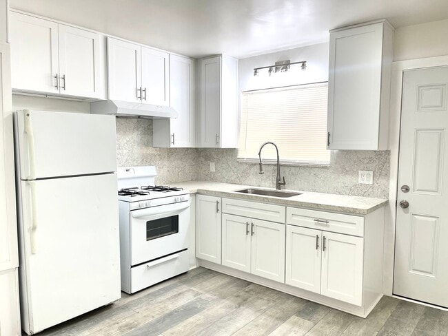 Photo - 319 S Alessandro St Unit B