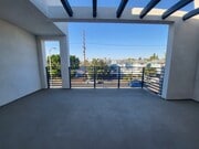 Photo - 14614 Vanowen St