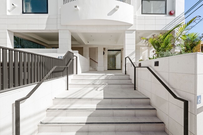 Photo - The Georgian Studio City