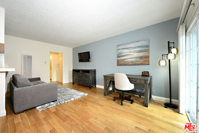 Building Photo - 3720 Vinton Ave Unit 6 Rental