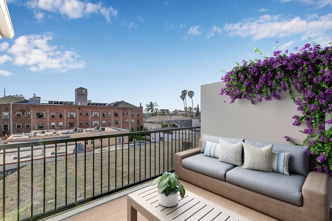 Photo - 1827 N Wilcox Ave