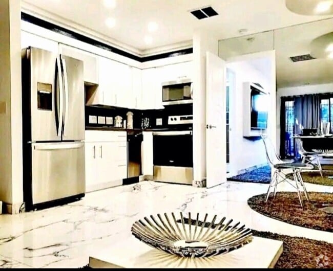 Building Photo - 467 S Calle El Segundo Unit E Rental
