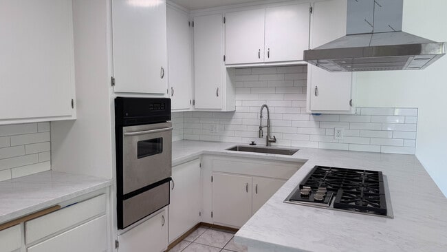 Photo - 716 Glenway Dr Unit 1