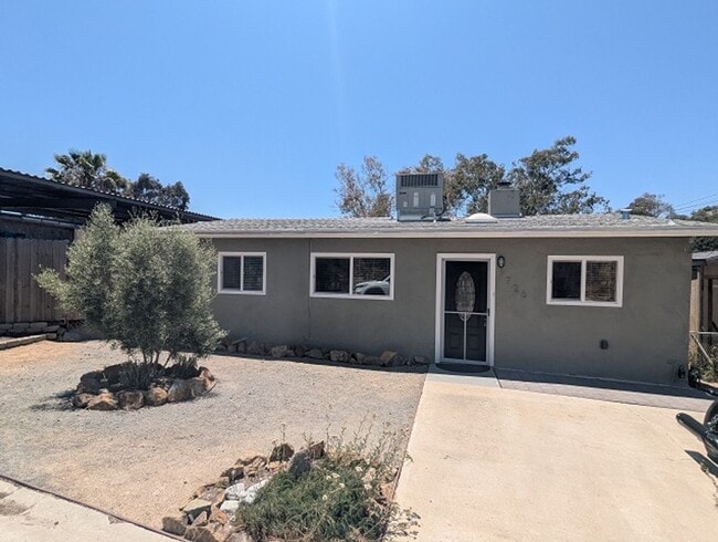 3 Bedroom - 1 Bath House in San Diego - 3 Bedroom - 1 Bath House in San Diego