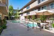 Swimming Pool - Park Broadway Apartments