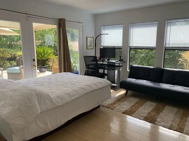 Photo - 28215 Via Acero St