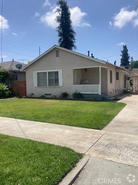 Building Photo - 722 W Palmyra Ave Rental