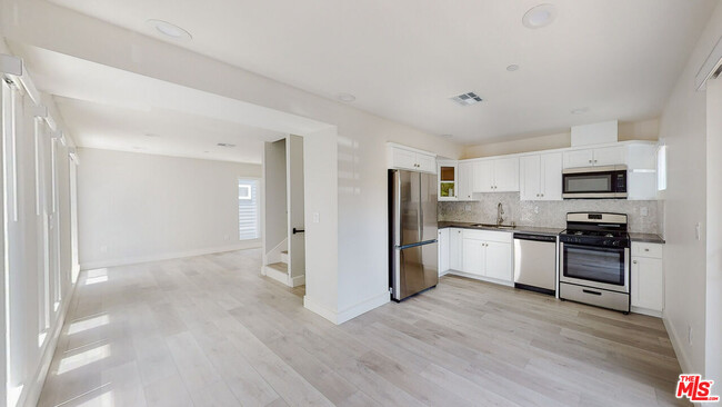 Photo - 953 Mariposa Ave Condo Unit A
