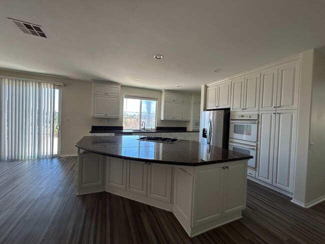 Photo - 45260 St Tisbury St