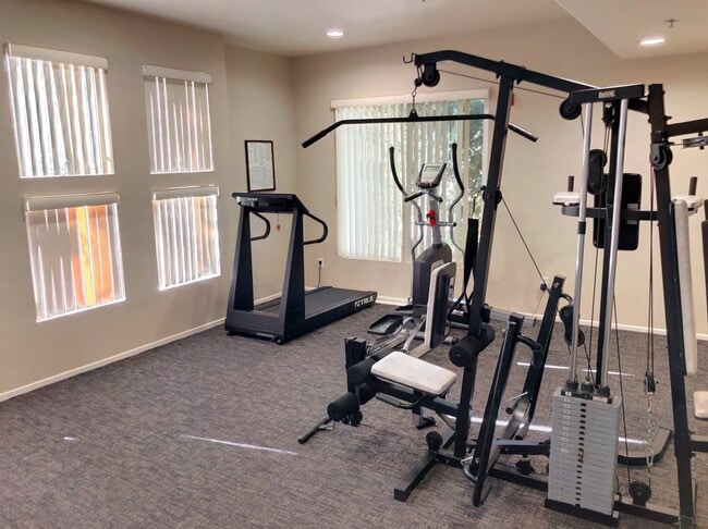 Photo - Top-Floor large condo on tree-lined street Unit 401