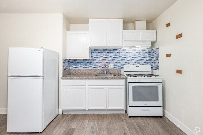 Interior Photo - 859 N McCadden Pl