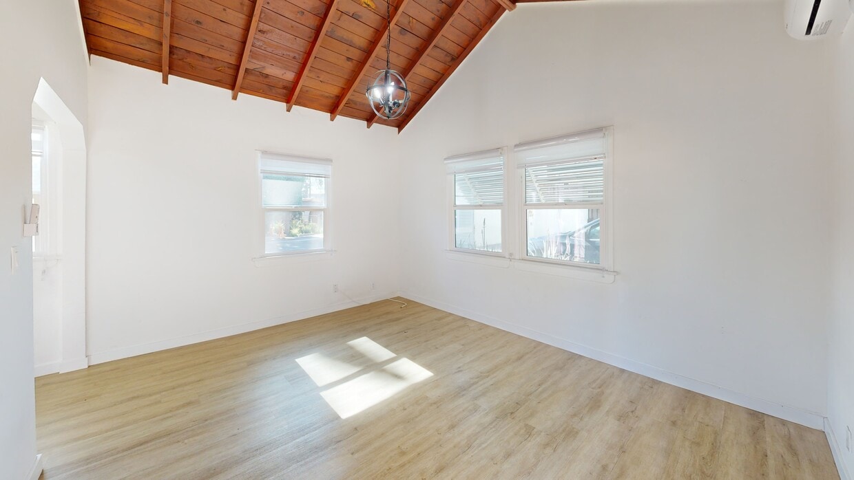 3D Tour - 411-417 N Euclid Ave